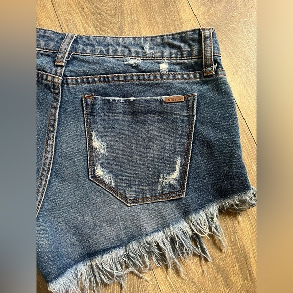 STS Blue Messy Fray Hem Denim Jean Shorts size 28 - Picture 8 of 11